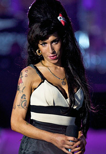 Amy Winehouse Autopsy Inconclusive; Burial Set - TV Guide