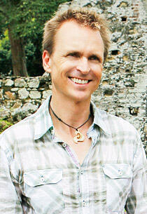 CBS Sets Amazing Race Premiere; Moves Undercover Boss to Friday - TV Guide