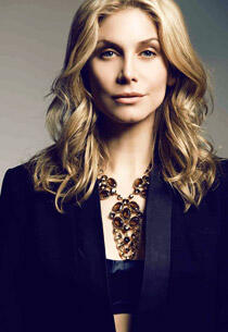 Lost and V Alum Elizabeth Mitchell Joins NBC's Revolution - TV Guide