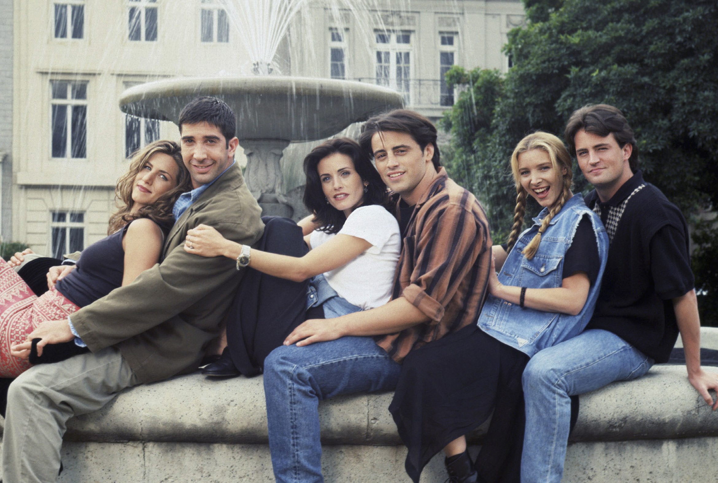 _Friends_ cast sitting by fountain