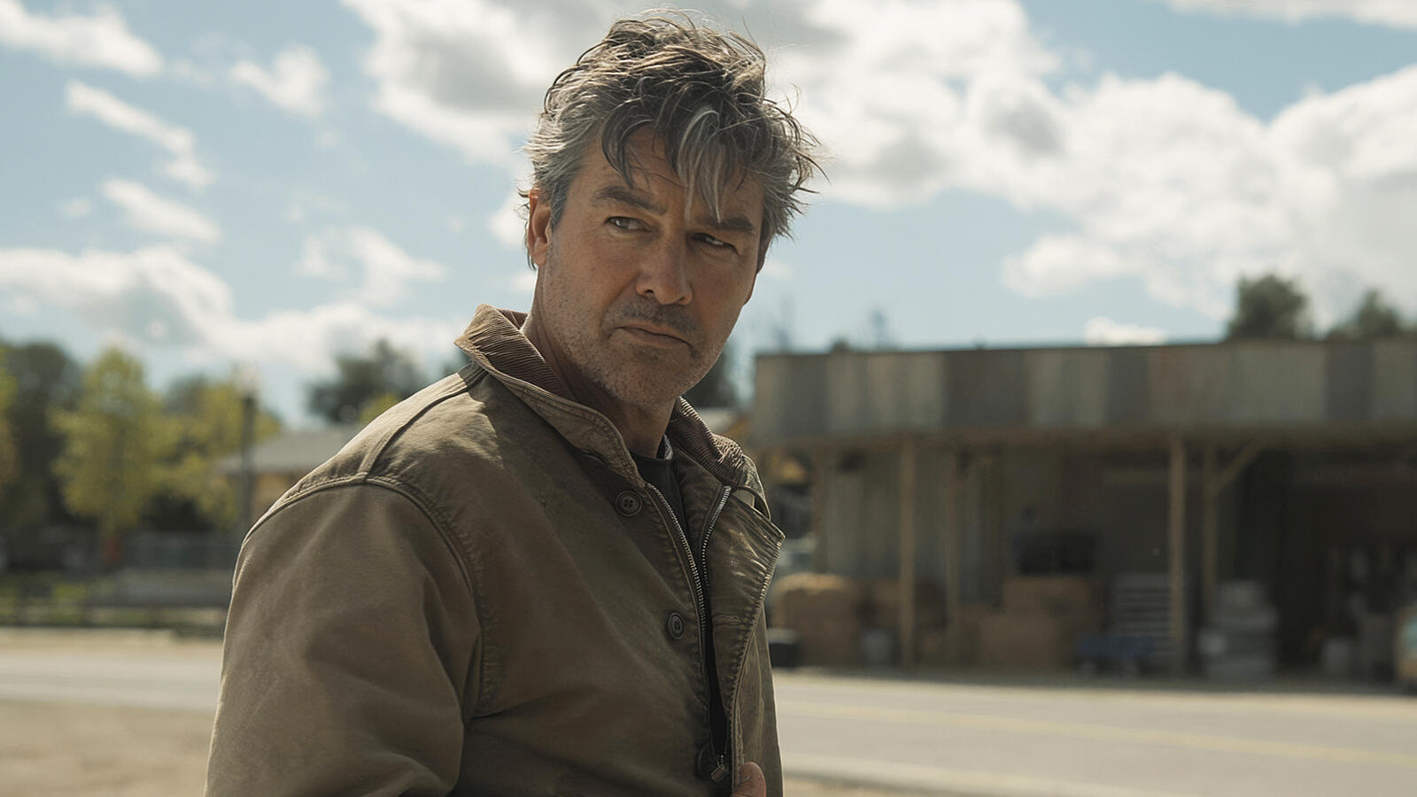 Kyle Chandler, Lanterns