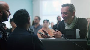 Huge in France, Season 1 Episode 1 image