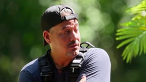 Deal or No Deal Island, Season 1 Episode 3 image