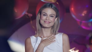 The Baker and the Beauty, Season 1 Episode 2 image