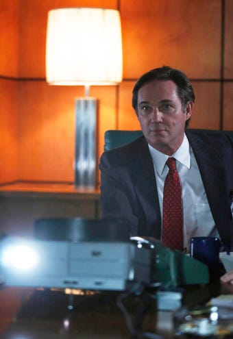 The Americans - Season 1 - "The Oath" - Richard Thomas as FBI Agent Gadd