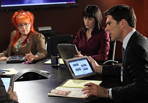 Criminal Minds - Season 6 - "Middle Man" - Kirsten Vangsness, Paget Brewster, Thomas Gibson