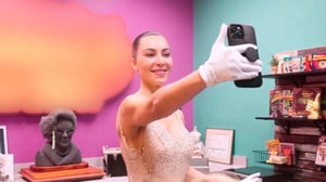 The Kardashians, Season 2 Episode 8 image