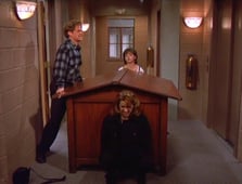 Caroline in the City, Season 1 Episode 14 image