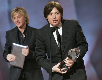 Mike Myers with presenter Ellen DeGeneres - The 31st Annual People's Choice Awards, January 9, 2005