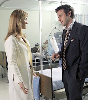 In Case of Emergency - "Pilot" - Lori Loughlin as Dr. Joanna Lupone, David Arquette as Jason