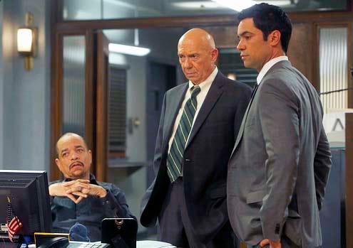 Law & Order: Special Victims Unit - Season 15 - "Psycho Therapist" - Ice-T, Dann Florek and Danny Pino