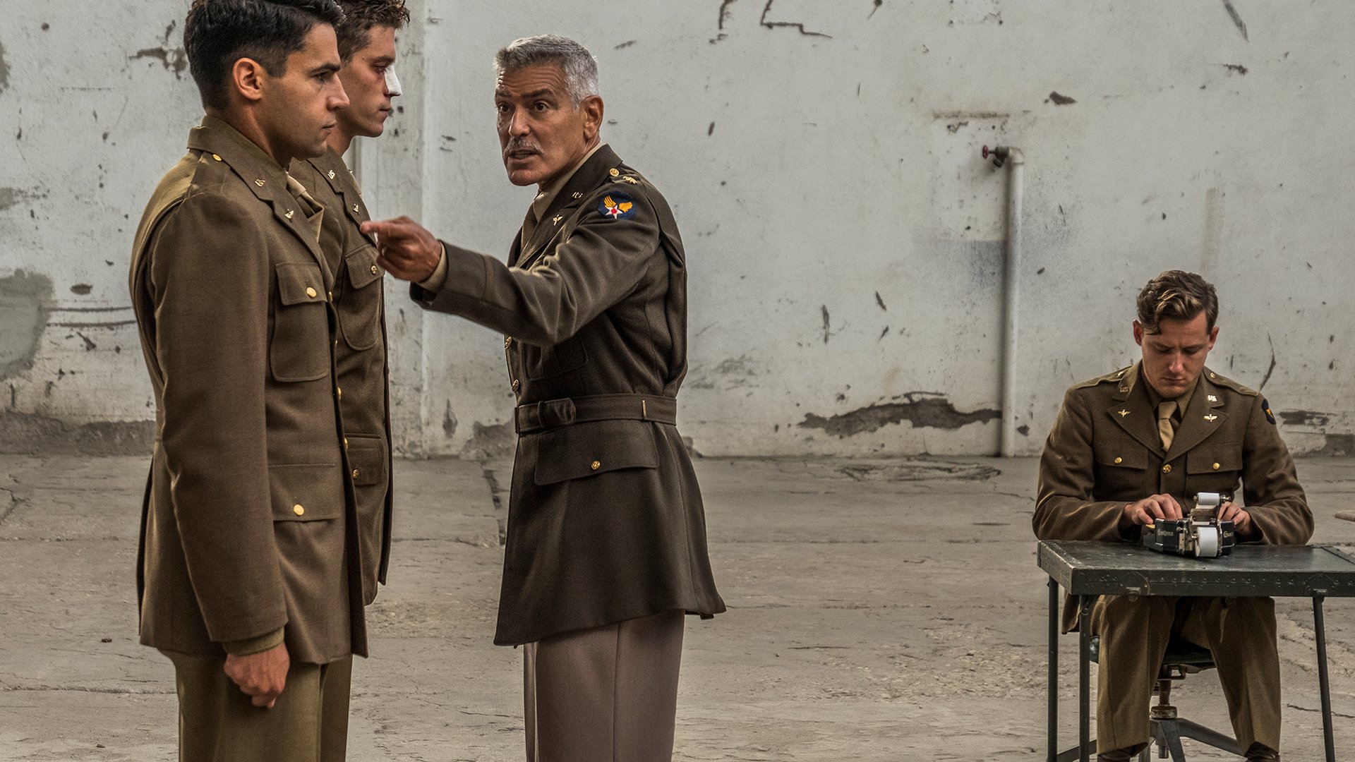 Christopher Abbott, Pico Alexander, George Clooney, Lewis Pullman, Catch 22