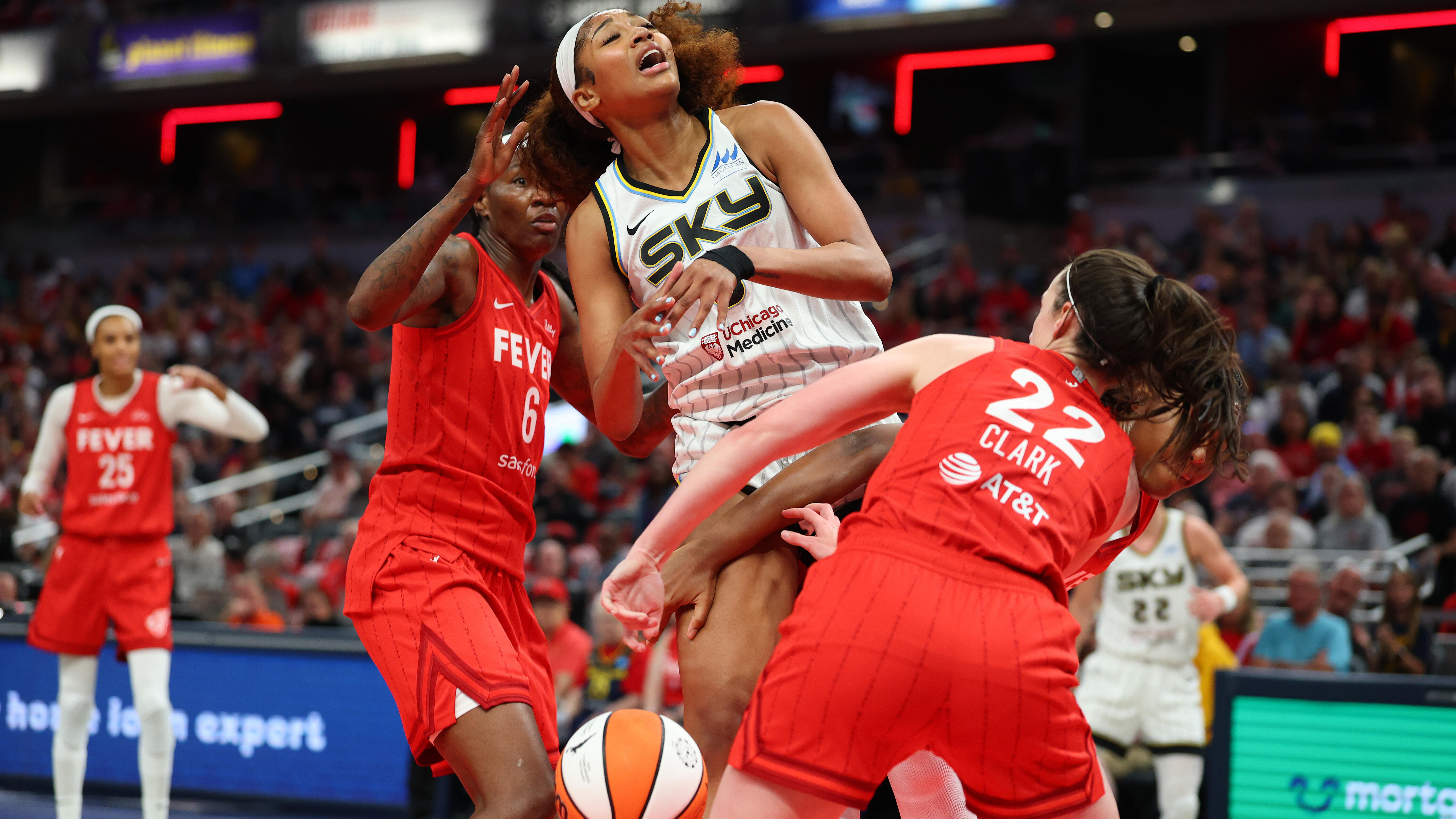 Where to Watch Indiana Fever vs Chicago Sky: A New Chapter in the WNBA ...
