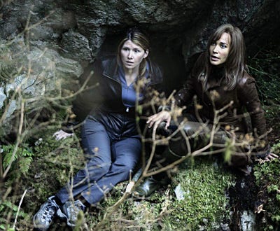Stargate Atlantis - Season 4, "Missing" - Jewel Staite as Dr. Jennifer Keller, Rachel Luttrell as Teyla Emmagan