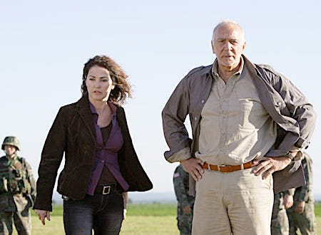 10.5: Apocalypse - Kim Delaney as Dr. Samantha Hill, Frank Langella as Dr. Earl Hill