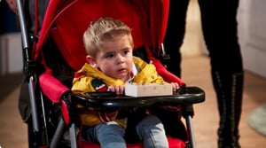 Vecinos, Season 14 Episode 13 image