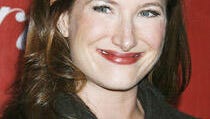 NBC Signs Kathryn Hahn for Free Agents