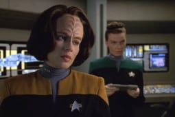 Star Trek: Voyager, Season 1 Episode 2 image