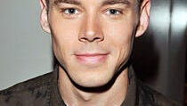 Gossip Girl Casts Brian J. Smith to Cook Up Romance With Serena?