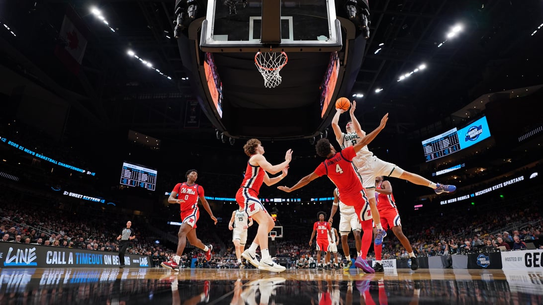 ATLANTA, GEORGIA - MARCH 28: Frankie Fidler #8 of the Michigan State Spartans shoots during the Sweet Sixteen round of the 2025 NCAA Men's Basketball Tournament held at State Farm Arena on March 28, 2025 in Atlanta, Georgia.