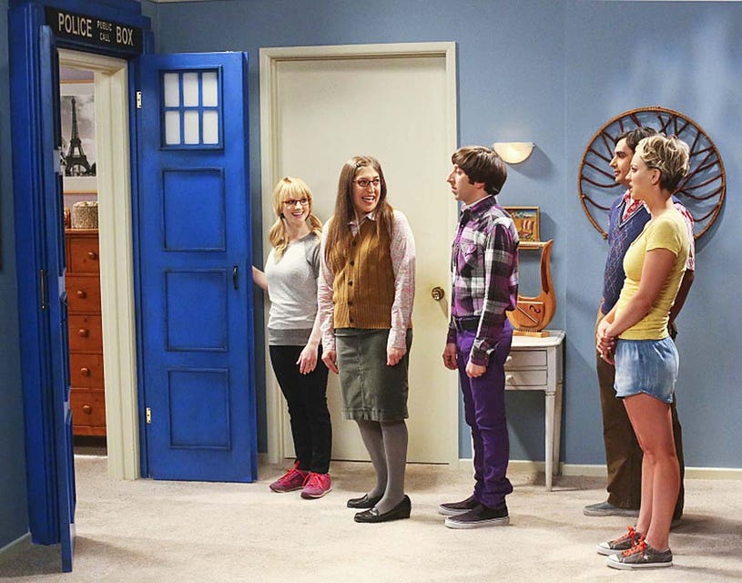 The Big Bang Theory - Season 8 - "The Skywalker Incursion"- Melissa Rauch, Mayim Bialik, Simon Helberg and Kaley Cuoco-Sweeting