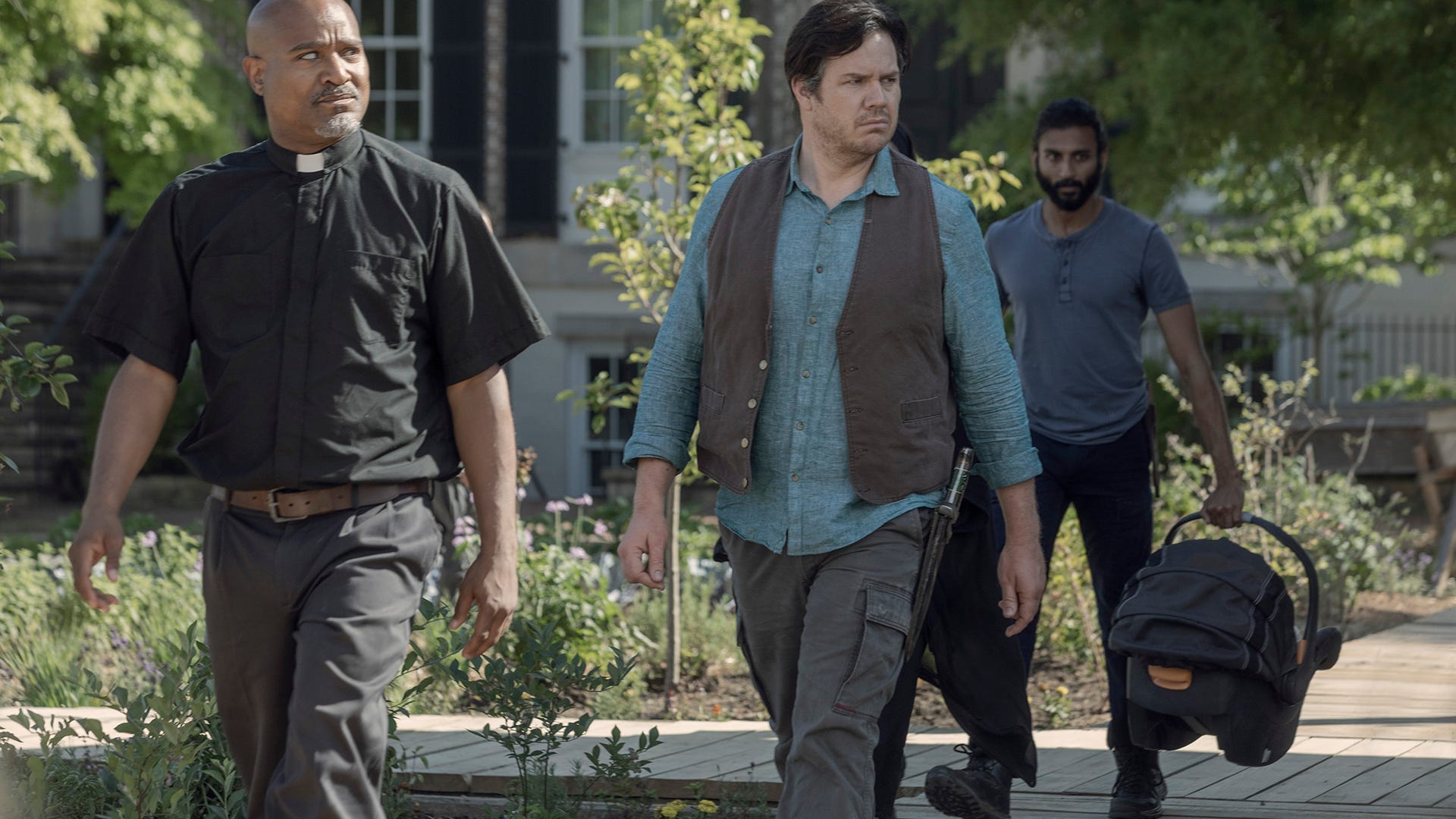 tempereret Compose hovedlandet The Walking Dead Season 10 – Spoilers, Trailer, Cast, Premiere Date - TV  Guide