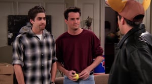 Friends, Season 2 Episode 17 image