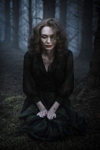Eleanor Tomlinson as Isabelle