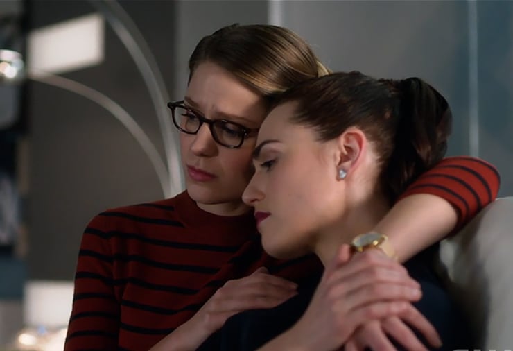 Kara (Melissa Benoist) consoling Lena (Katie McGrath)
