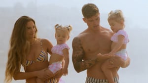 Selling the OC, Season 1 Episode 4 image