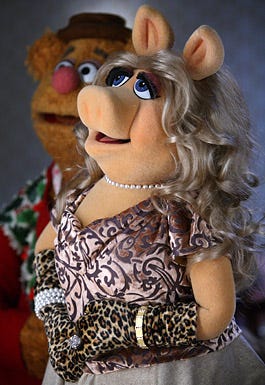 Muppets Christmas: Letters to Santa - Fozzie Bear and Miss Piggy