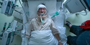 Sanctuary, Season 1 Episode 2 image