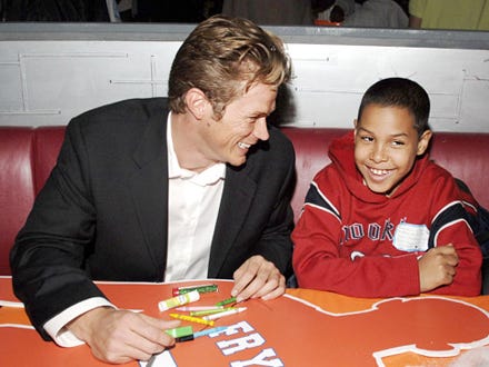 Jason Lewis - "Tip-Off" Read-to-Achieve campaign, Oct. 2005