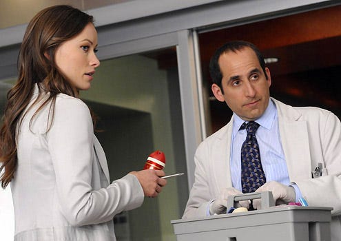 House - Season 5 - "Both Sides Now" - Olivia Wilde as Thirteen and Peter Jacobson as Taub