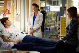 Saving Hope, Season 2 Episode 9 image