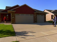 House Hunters, Season 100 Episode 5 image