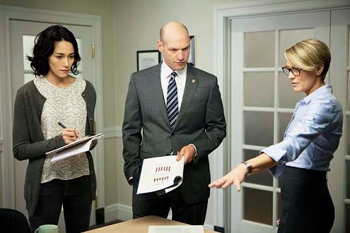 House of Cards - Season 1 - "Chapter 6" - Sandrine Holt, Corey Stoll and Robin Wright