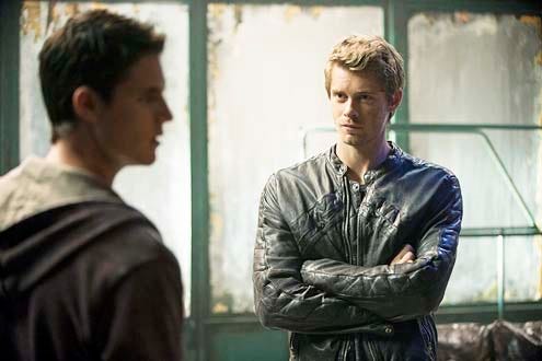The Tomorrow People - Season 1 - "All Tomorrow's Parties" - Robbie Amell and Luke Mitchell