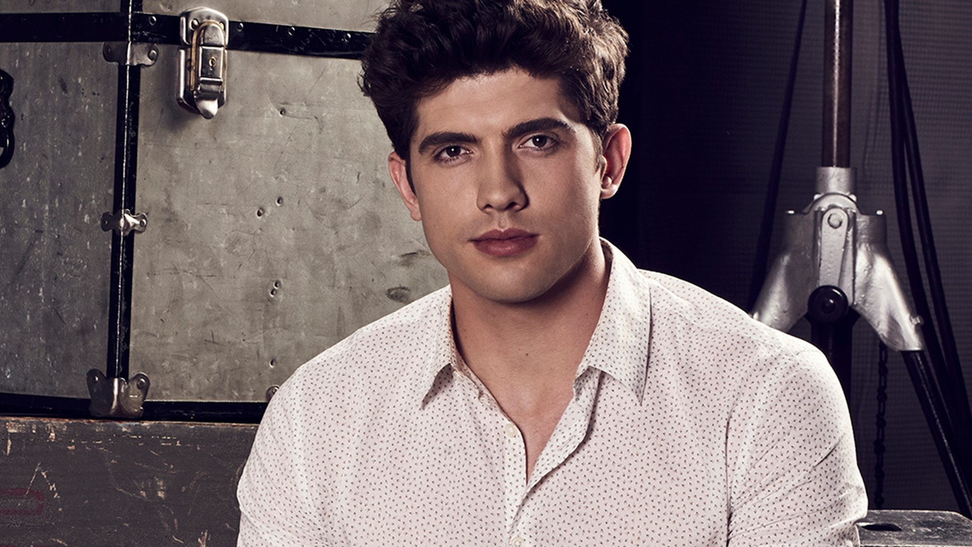 Carter Jenkins, Famous in Love