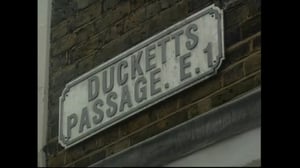 Goodnight Sweetheart, Season 1 Episode 1 image