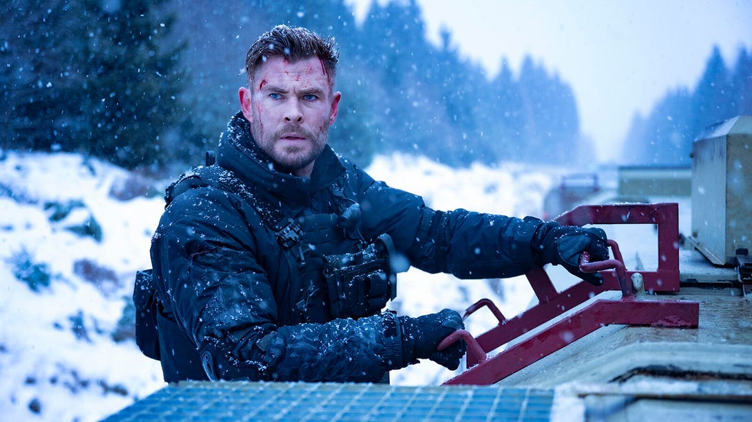 Extraction 2 Review: Chris Hemsworth's Brutal Action Sequel Is a Nonstop Cacophony of Violence