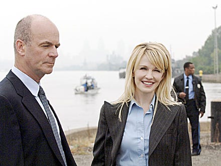 Cold Case - John Finn & Kathryn Morris filming a scene on location for "The War At Home" episode