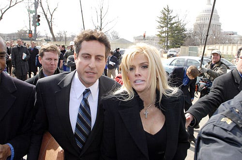 Anna Nicole Smith and Howard K. Stern - Outside the US Supreme Court in Washington, February 28, 2006