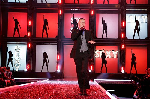 Justin Timberlake performs at the Victoria's Secret Fashion Show 2006