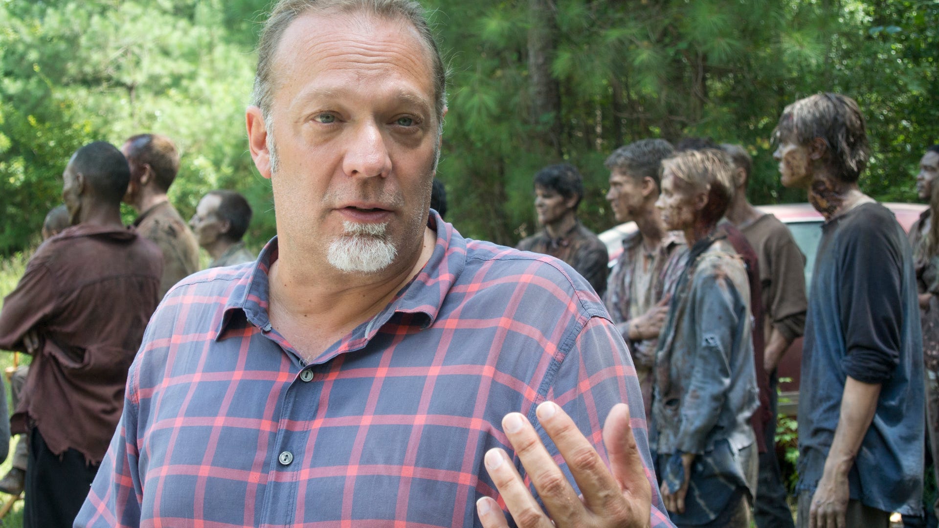 CoExecutive Producer/SFX Makeup Supervisor Greg Nicotero and Walkers, The Walking Dead - Season 4, Episode 9