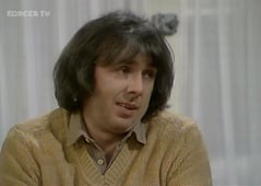 Robin's Nest, Season 5 Episode 2 image