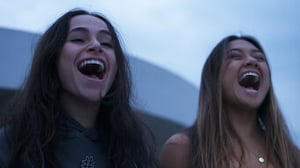 Surviving Summer, Season 1 Episode 7 image