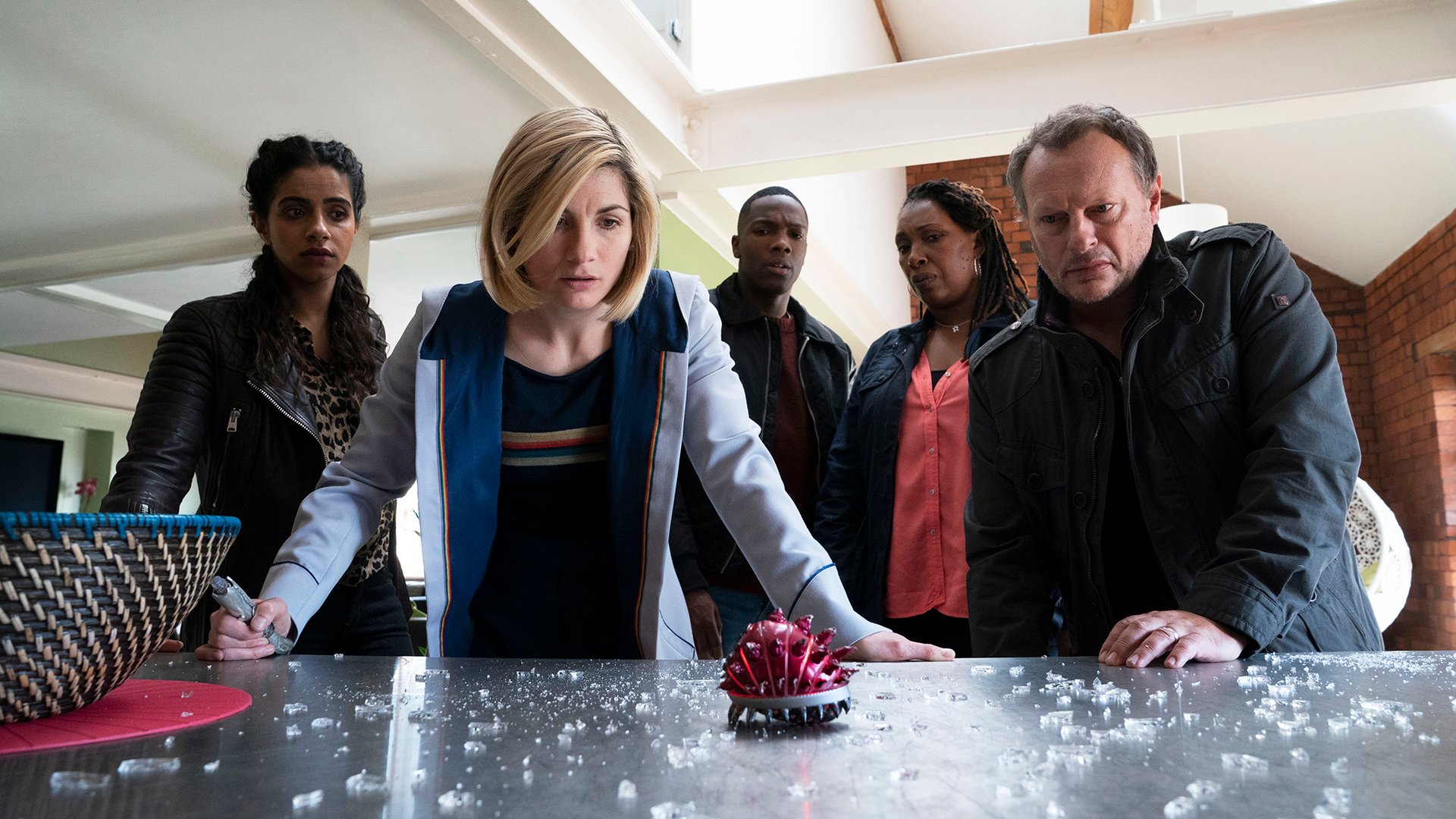 Mandip Gill, Jodie Whittaker, Tosin Cole, Jo Martin, Neil Stuke, Doctor Who
