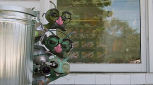 Alien TV, Season 2 Episode 4 image