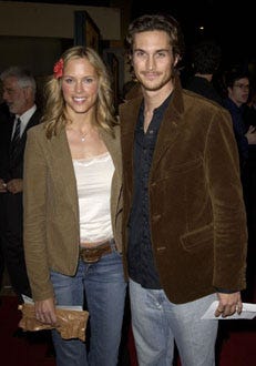 Oliver Hudson and Erinn Bartlett - "How to Lose a Guy in 10 Days" premiere, Jan. 2003